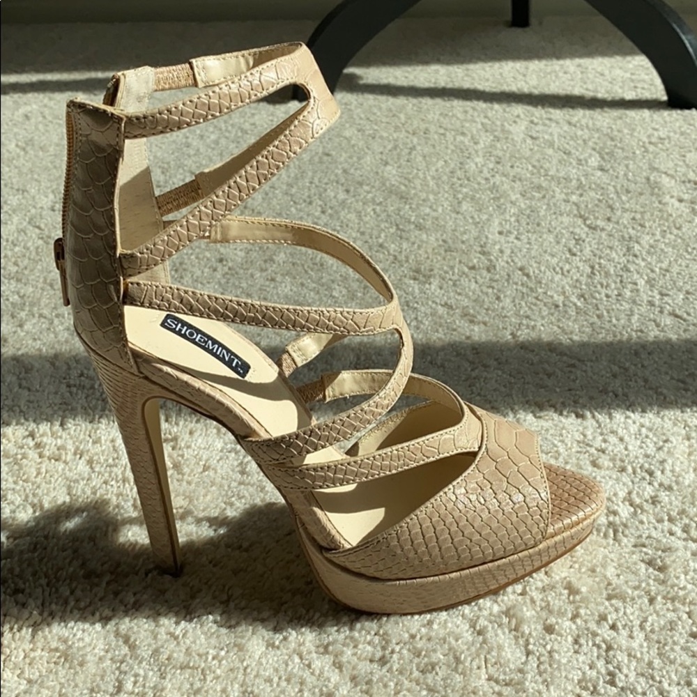 Shoes - Picture 2 of 6